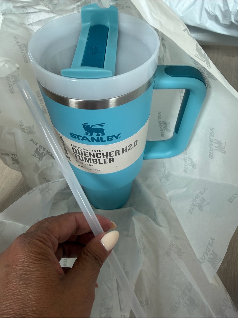 STANLEY 40 oz tumble!! Sky blue!! Lid, straw , box! Brand new! - Picture 3 of 5